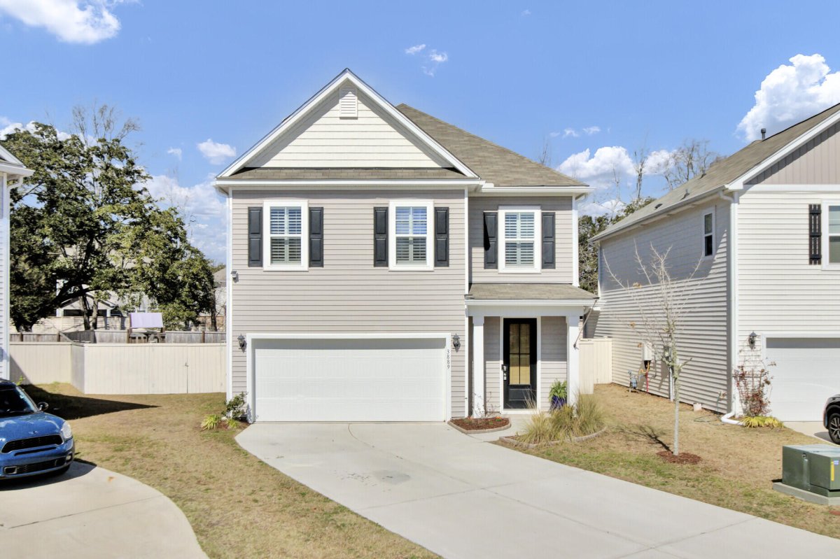 3889 Sawmill Court