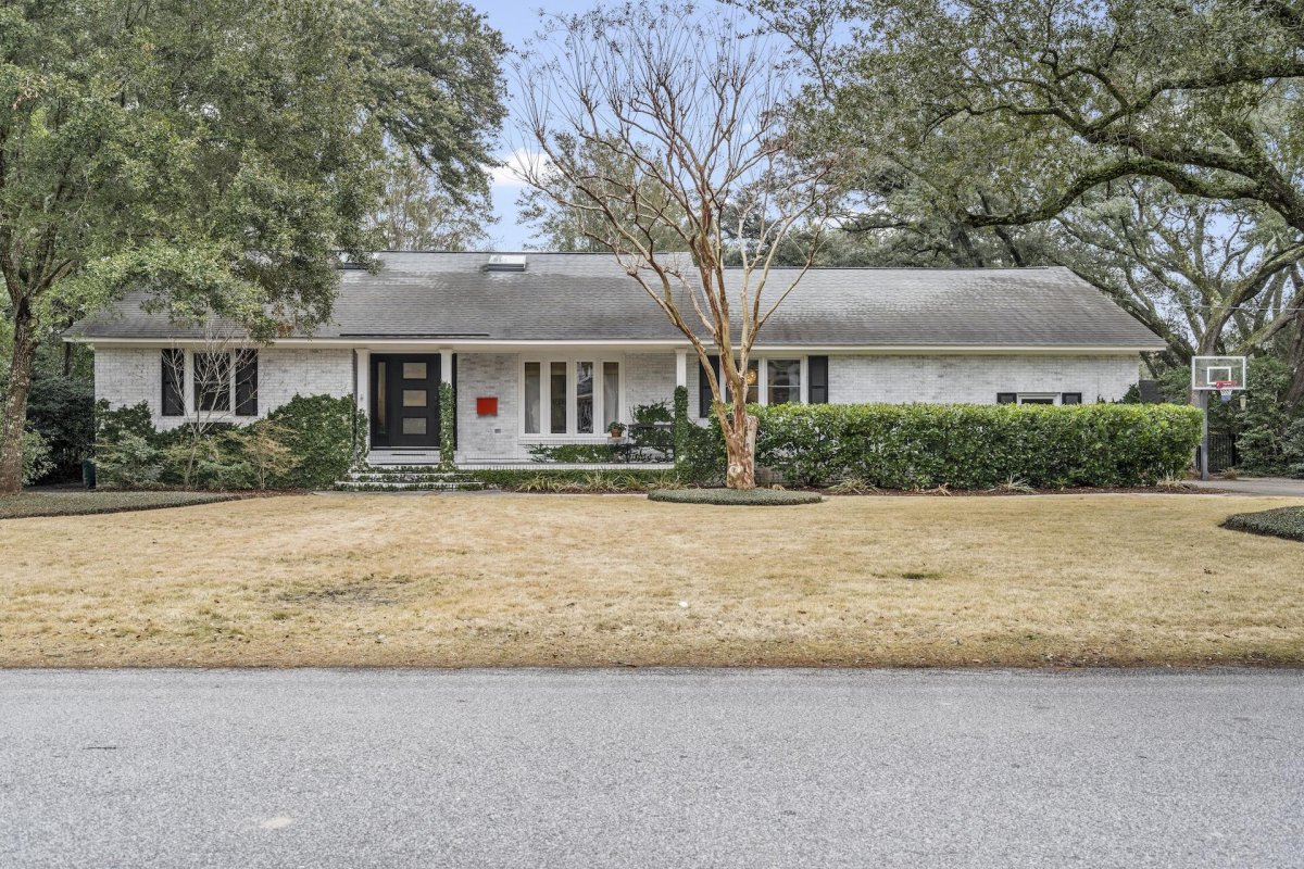 977 Cliffwood Drive