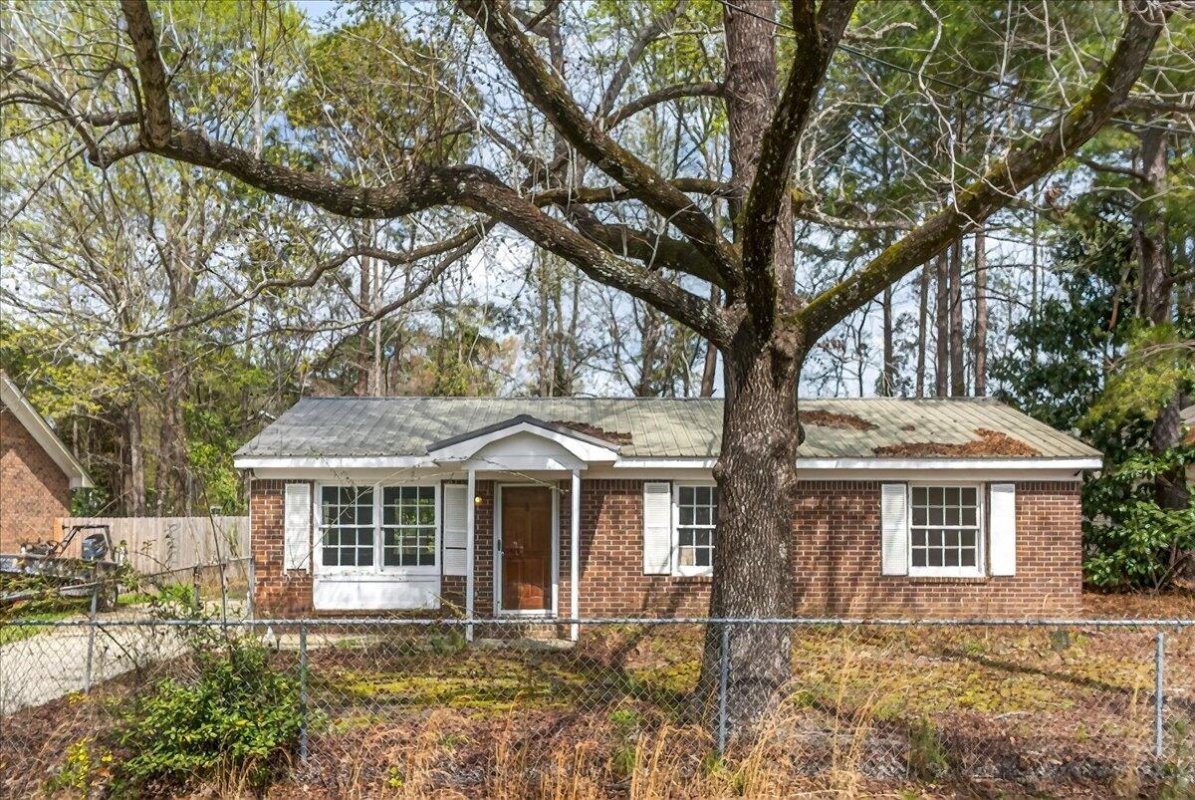 445 Robin Drive