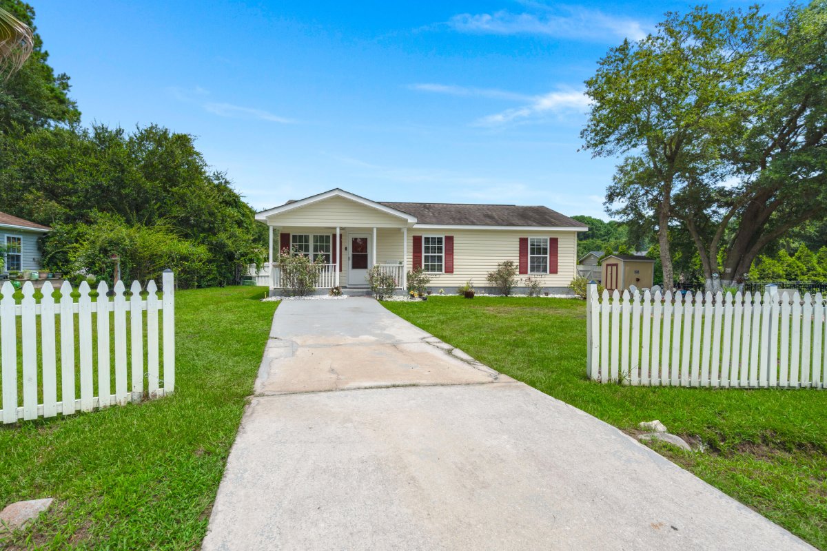 1108 Colossians Court Court