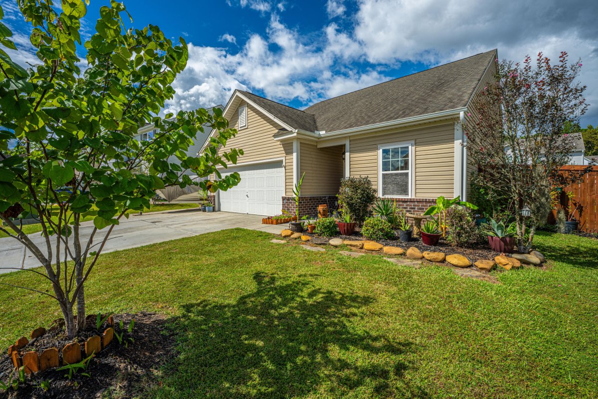 419 Thoroughbred Dr Drive