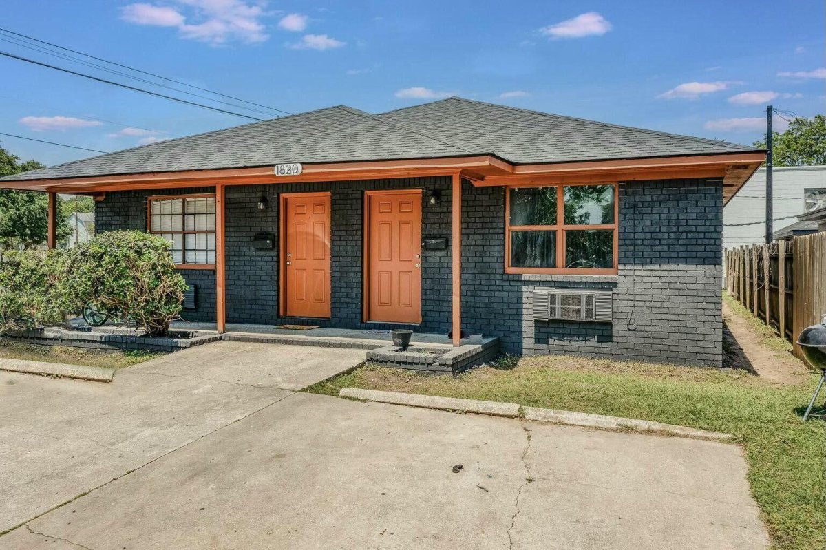 1820 Iris Street