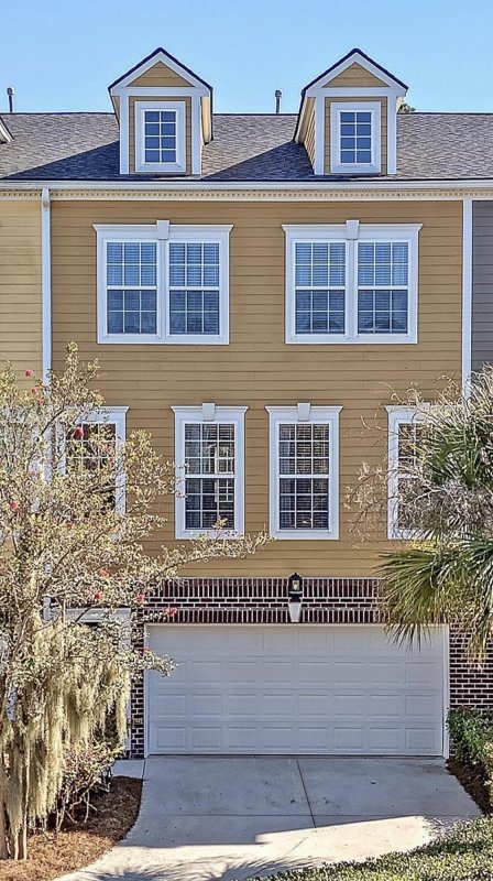 9313 Sweetbay Court