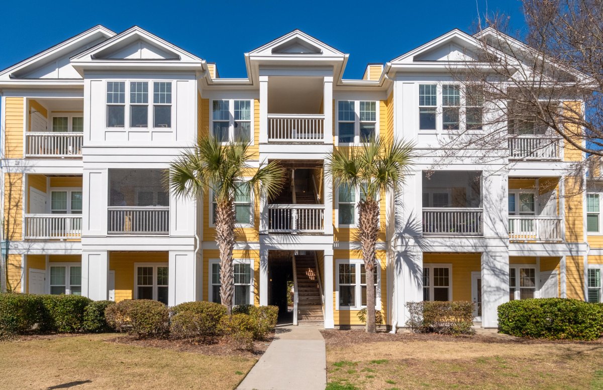 2111 Chatelain Way