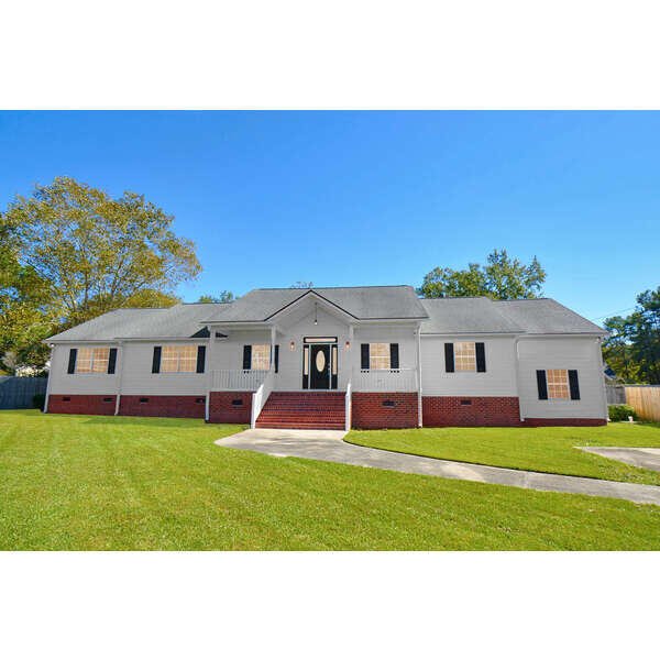 1004 Magnolia Lane