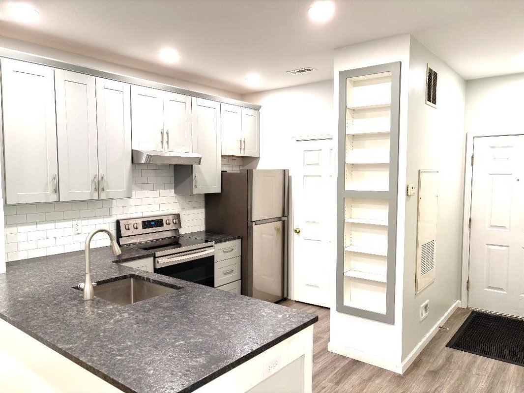 1600 Long Grove Unit 1425