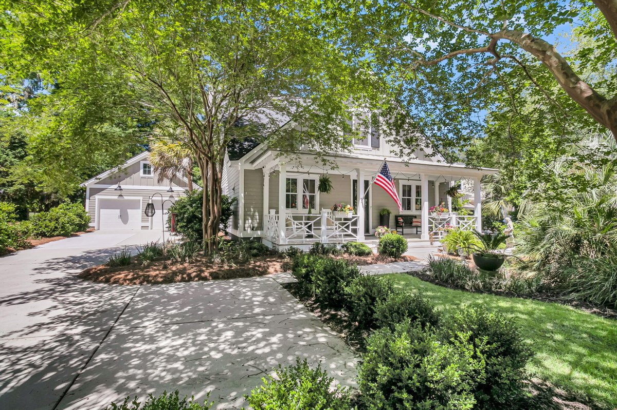 5209 Forest Oaks Drive