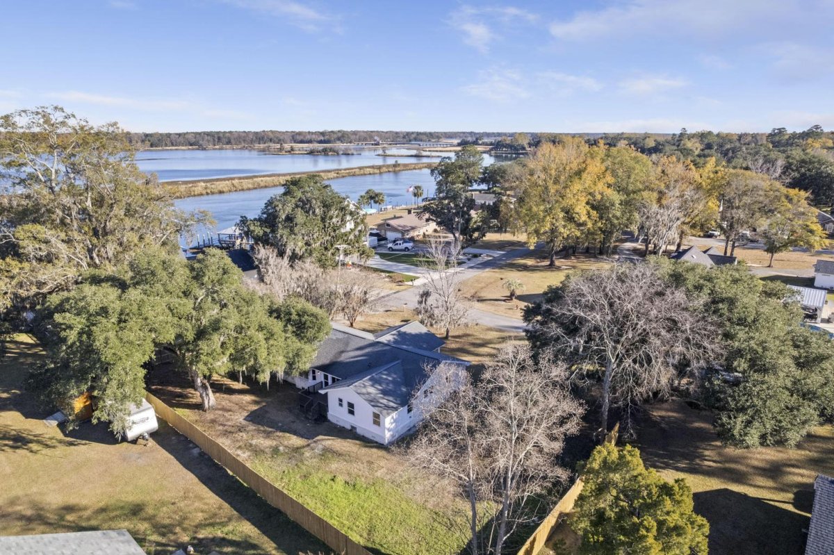 1822 Mallard Circle