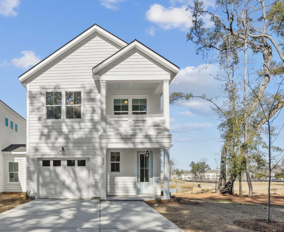 179 Claret Cup Way