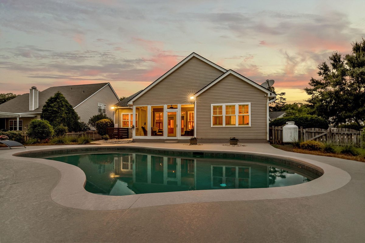 121 Thousand Oaks Court