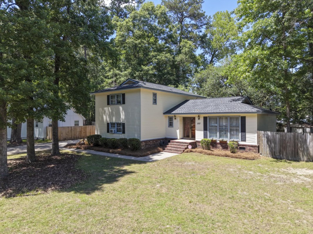 207 Foxcroft Lane