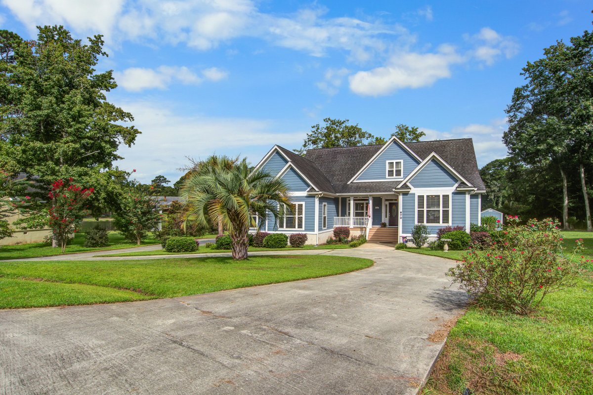 670 Plantation Street