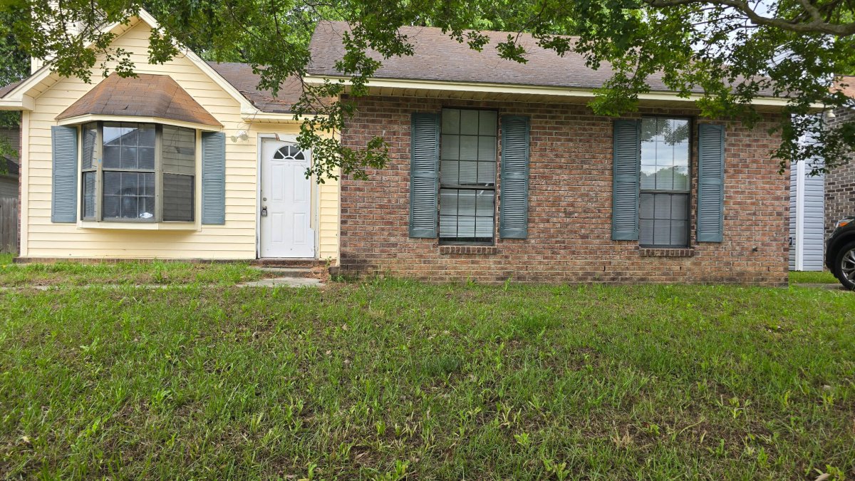 1104 Douglas Wayne Road