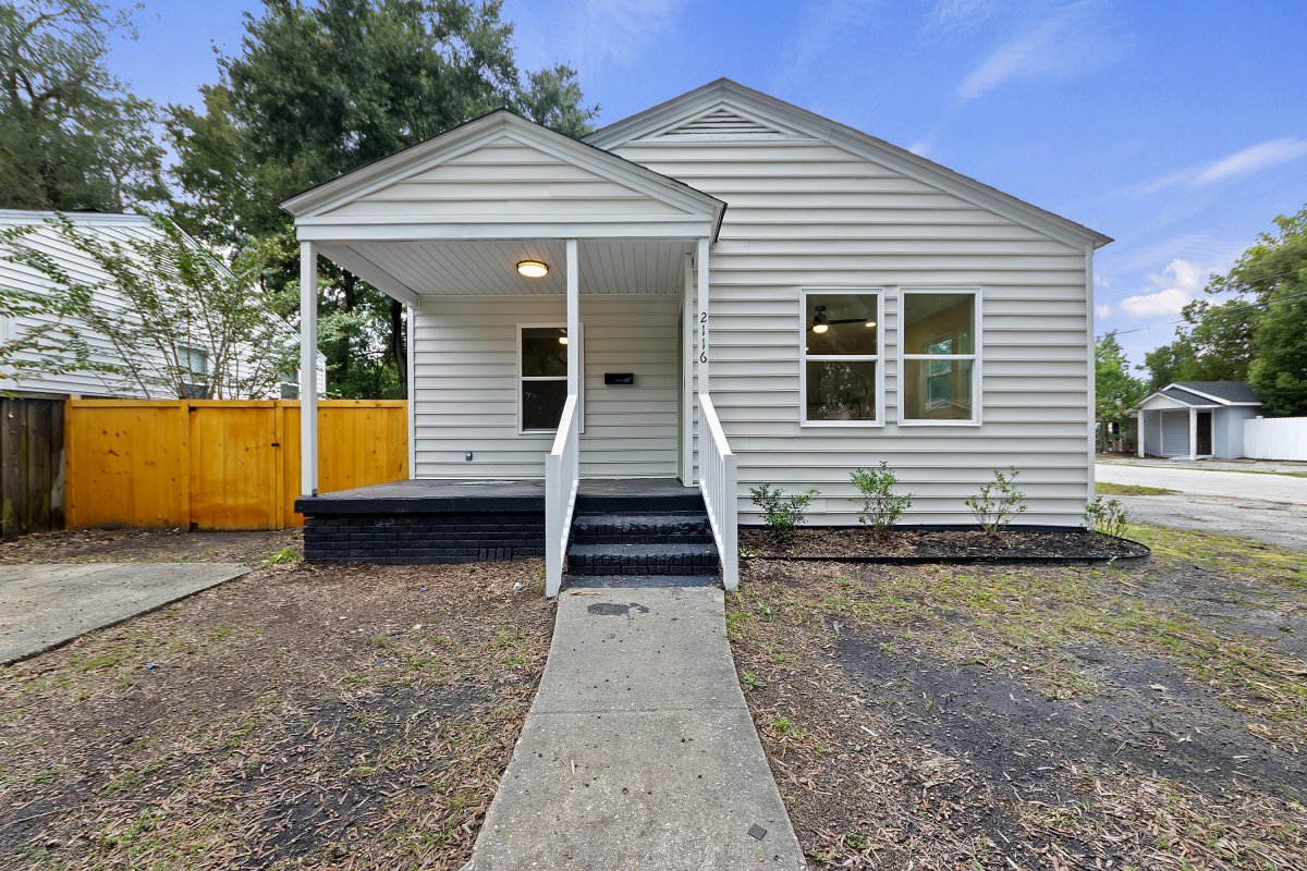 2116 Commander Road