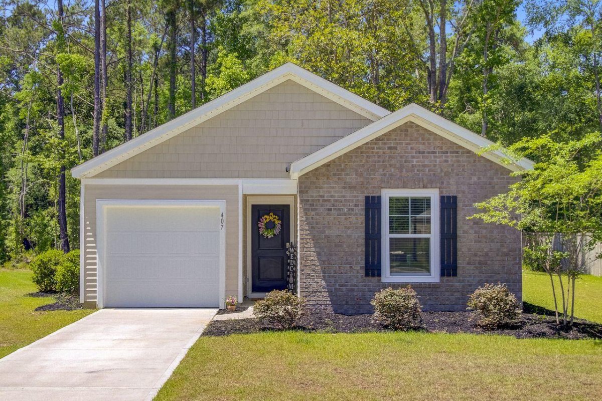 407 Spruce Ivy Street