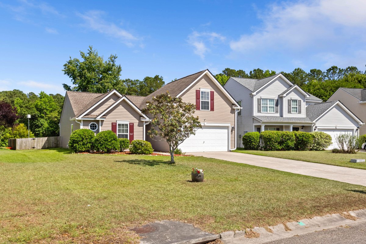 207 Sparkleberry Lane