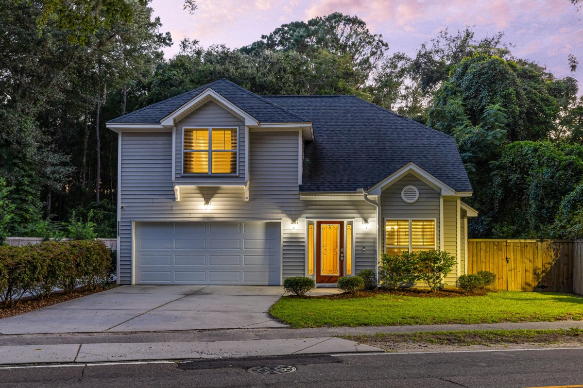 1129 Camp Road