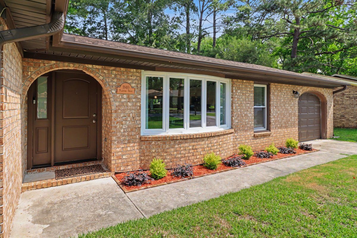 1940 Planters Drive