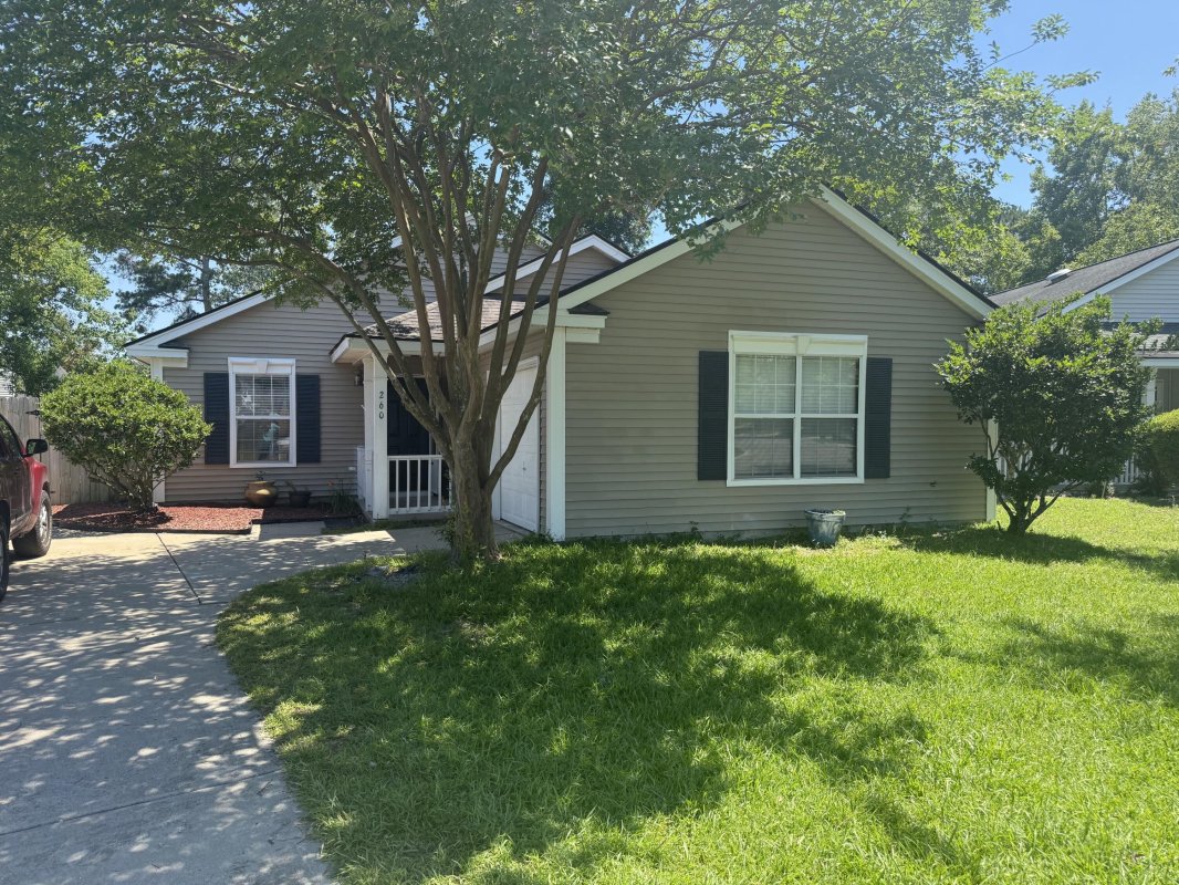 260 Two Pond Loop