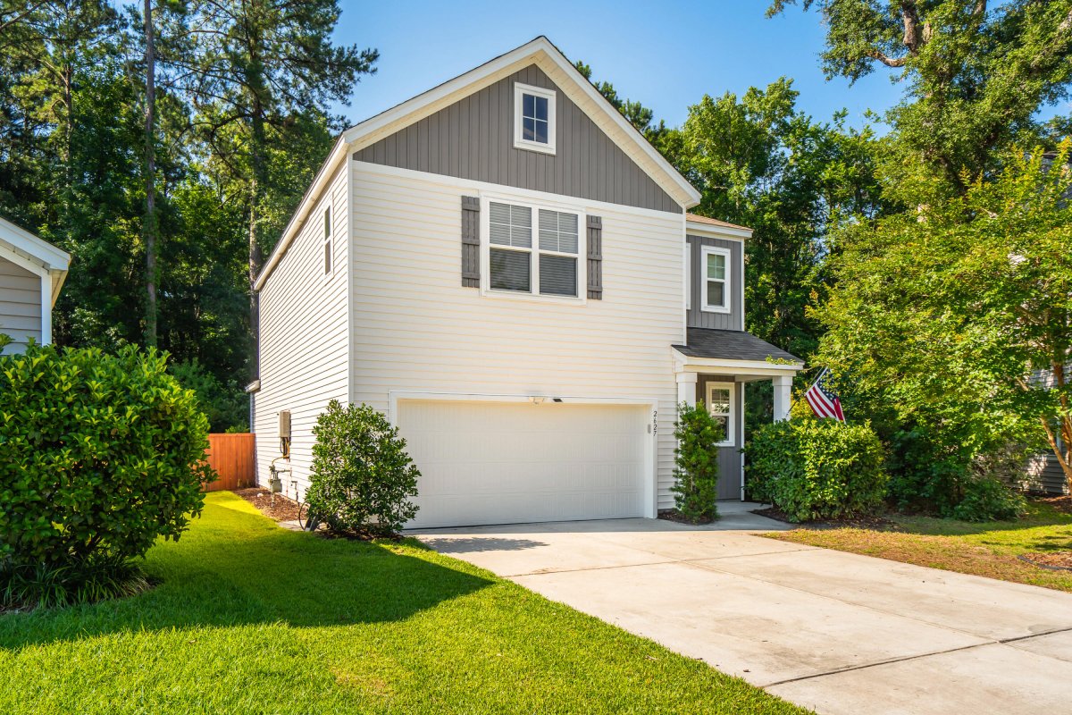 2627 Alamanda Drive