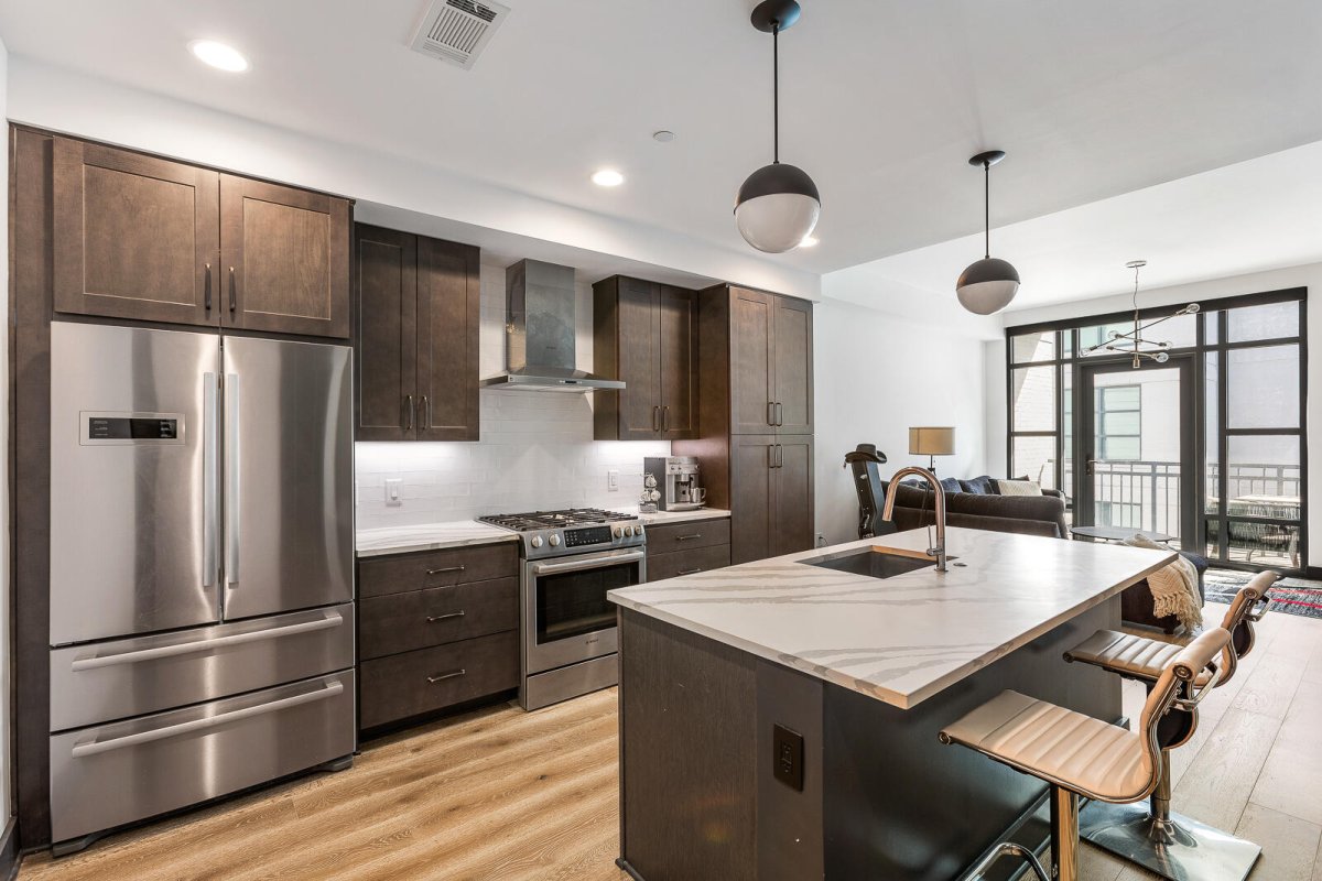 5 Gadsdenboro Street 416