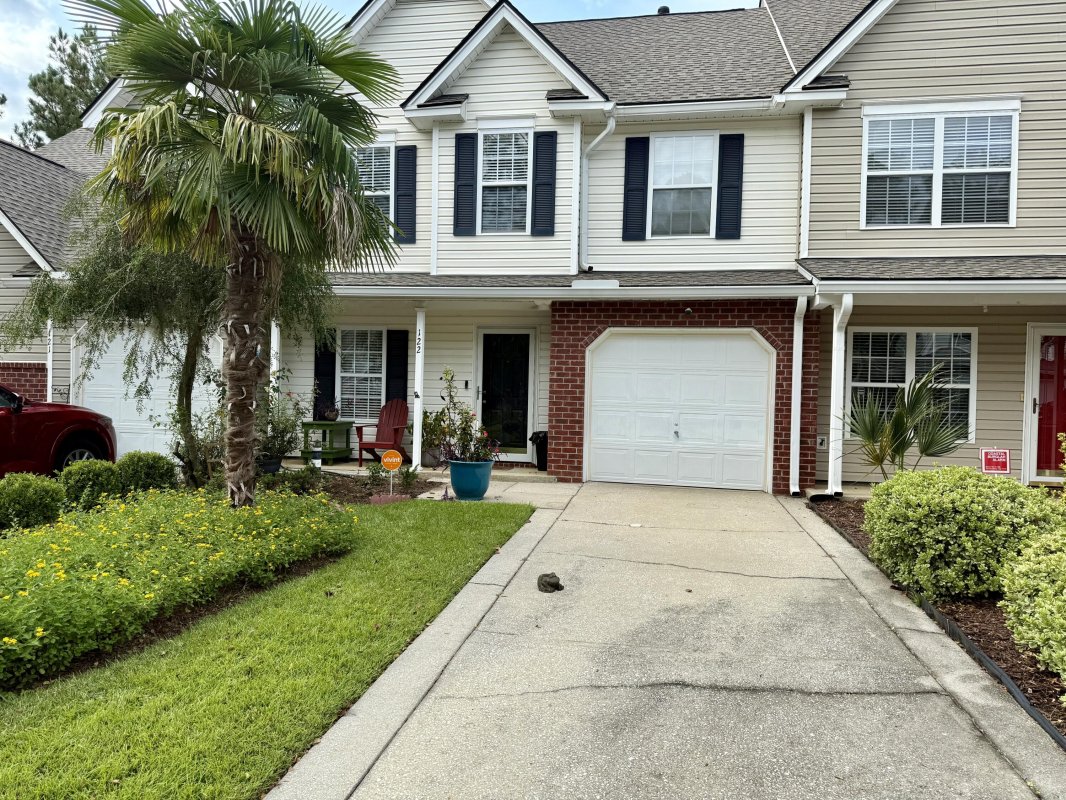 122 Greyson Circle
