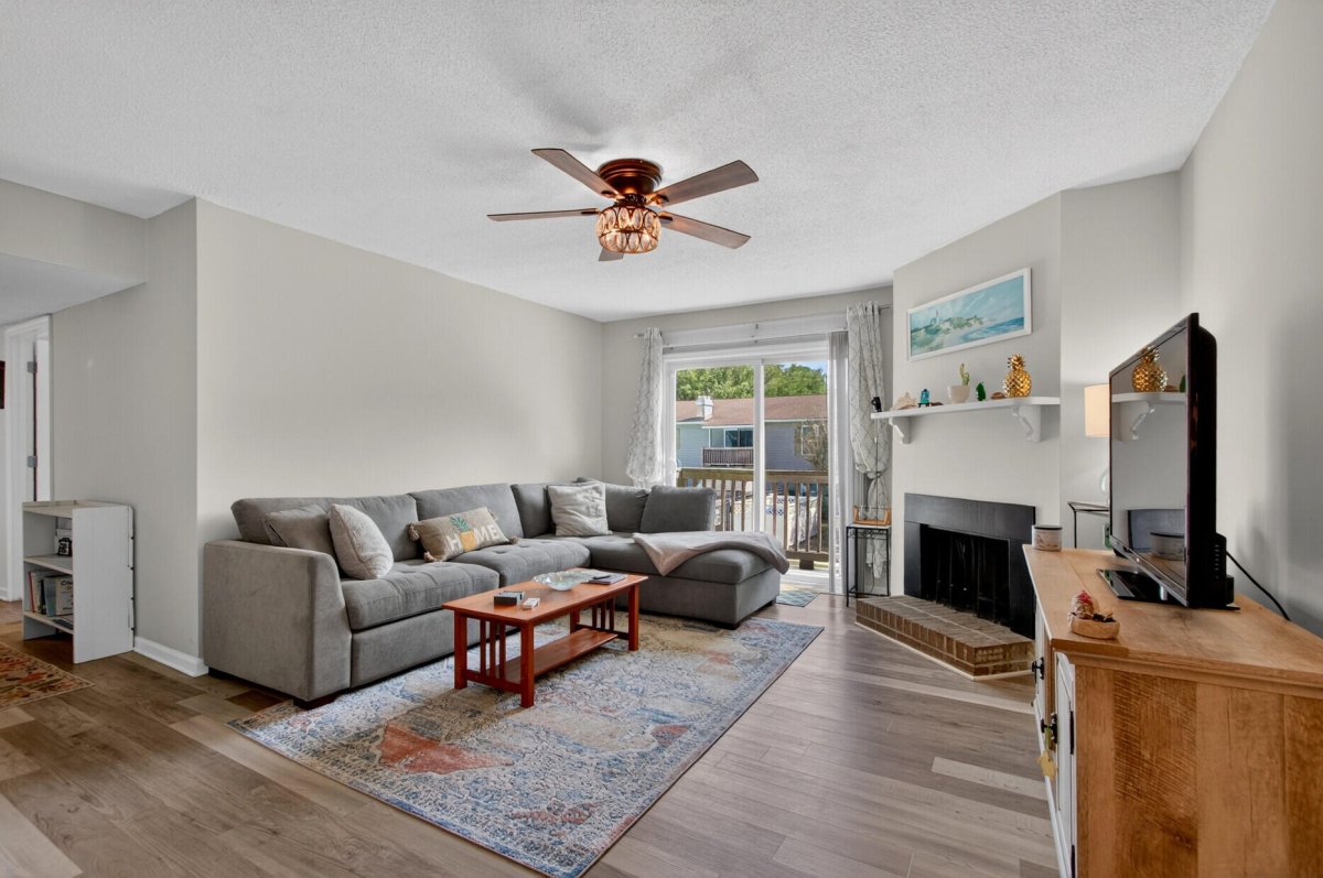 1402 Camp Road Apt 9g