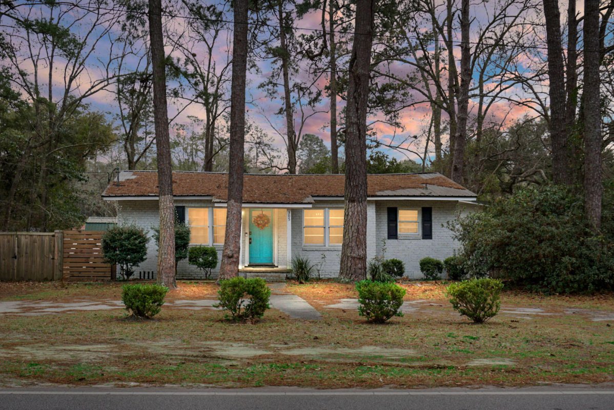 305 Forest Circle