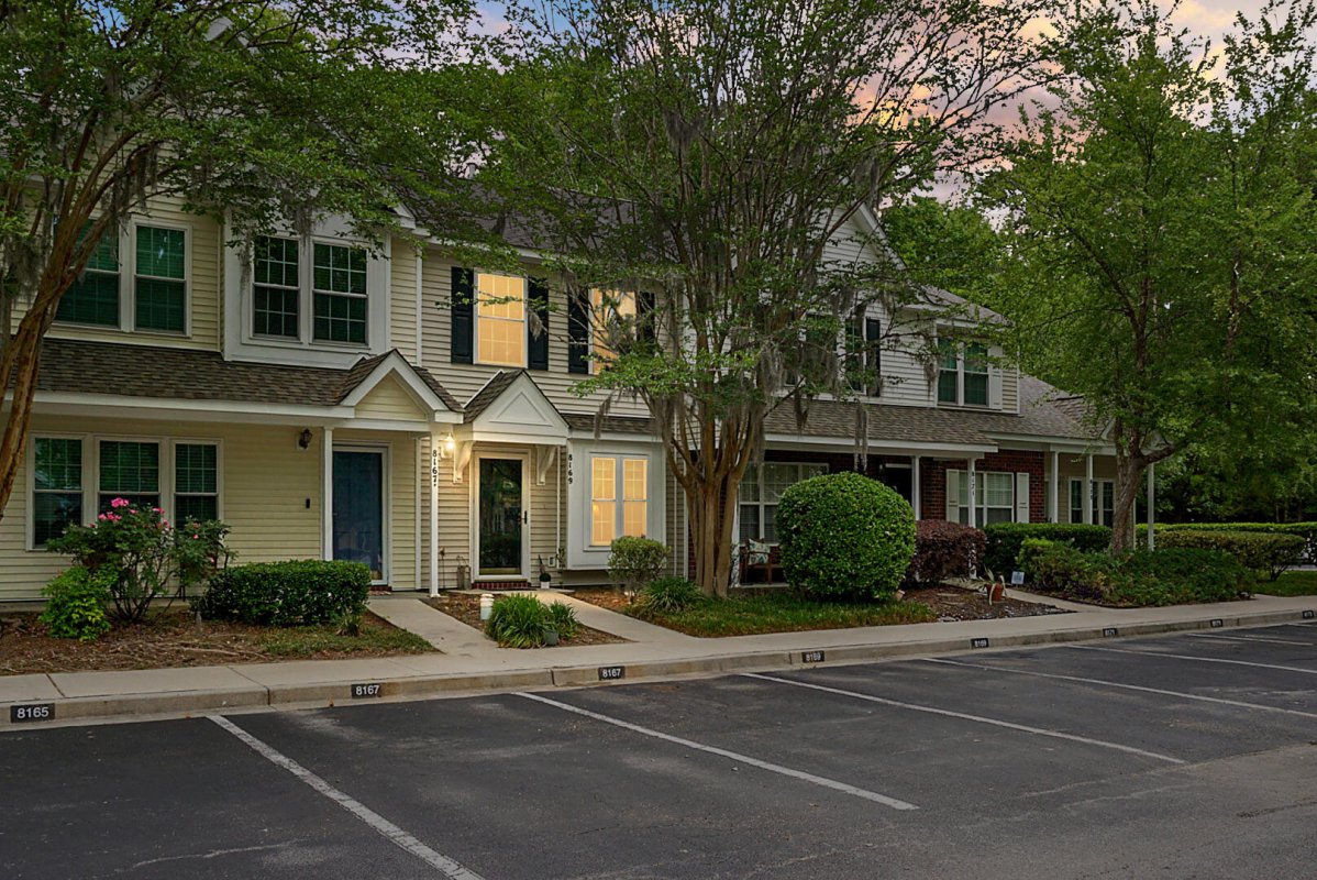 8169 Shadow Oak Drive