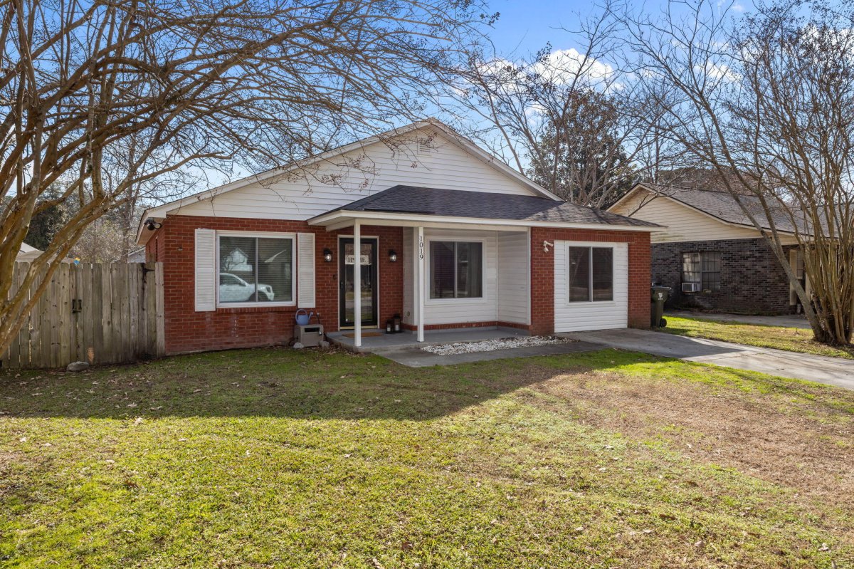 1019 Douglas Wayne Road