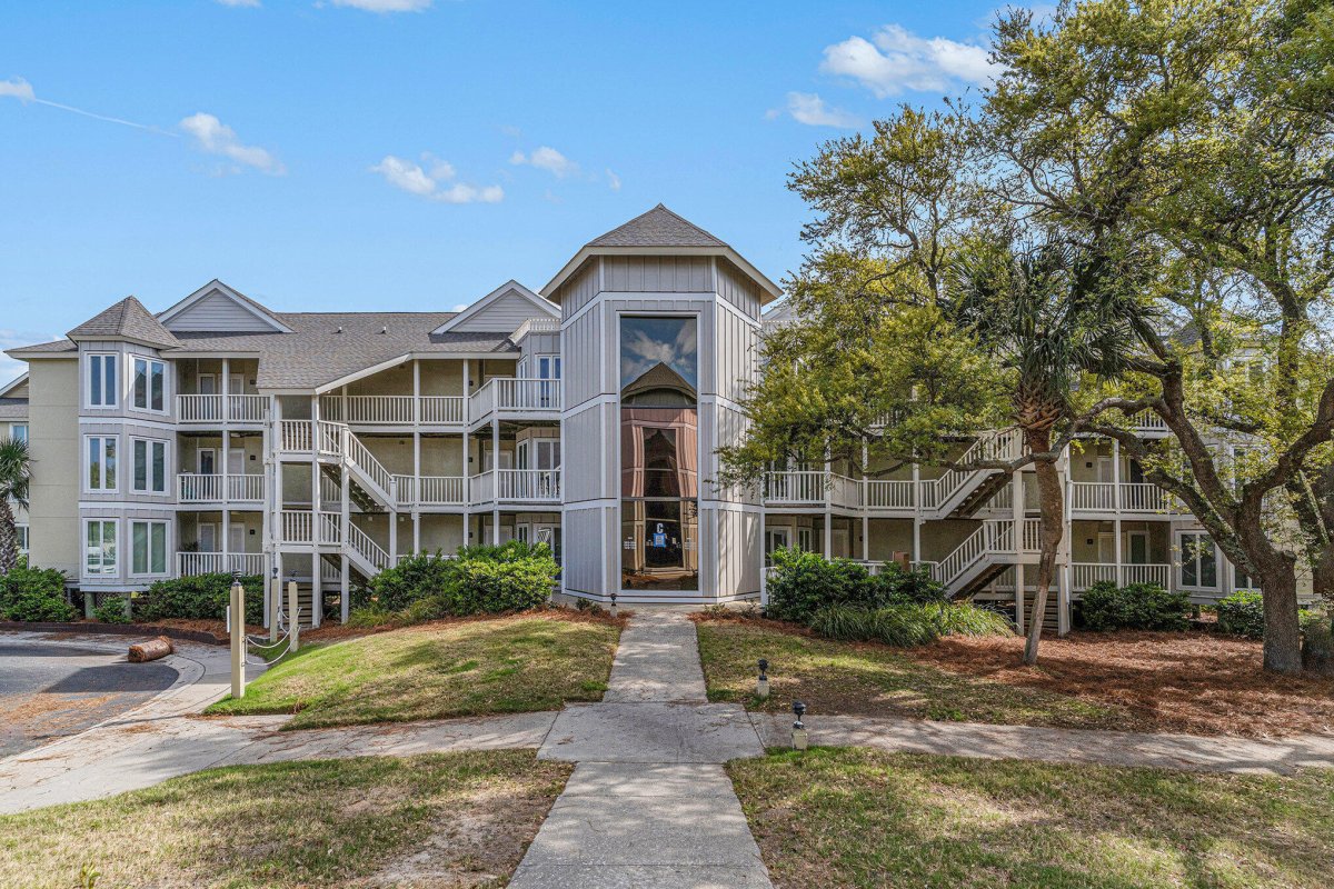 9000 Palmetto Drive C202