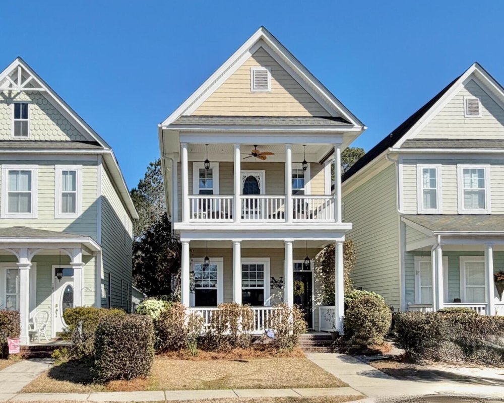105 Hyacinth Street