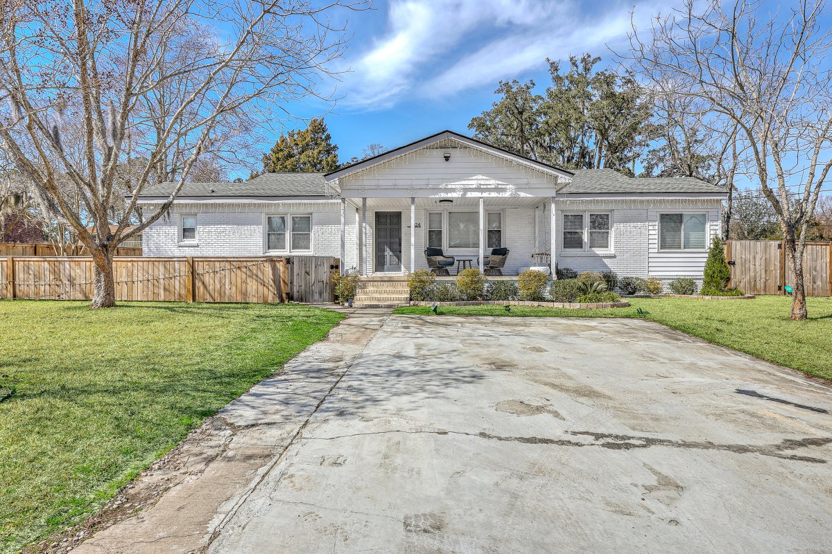 1024 W Recess Road