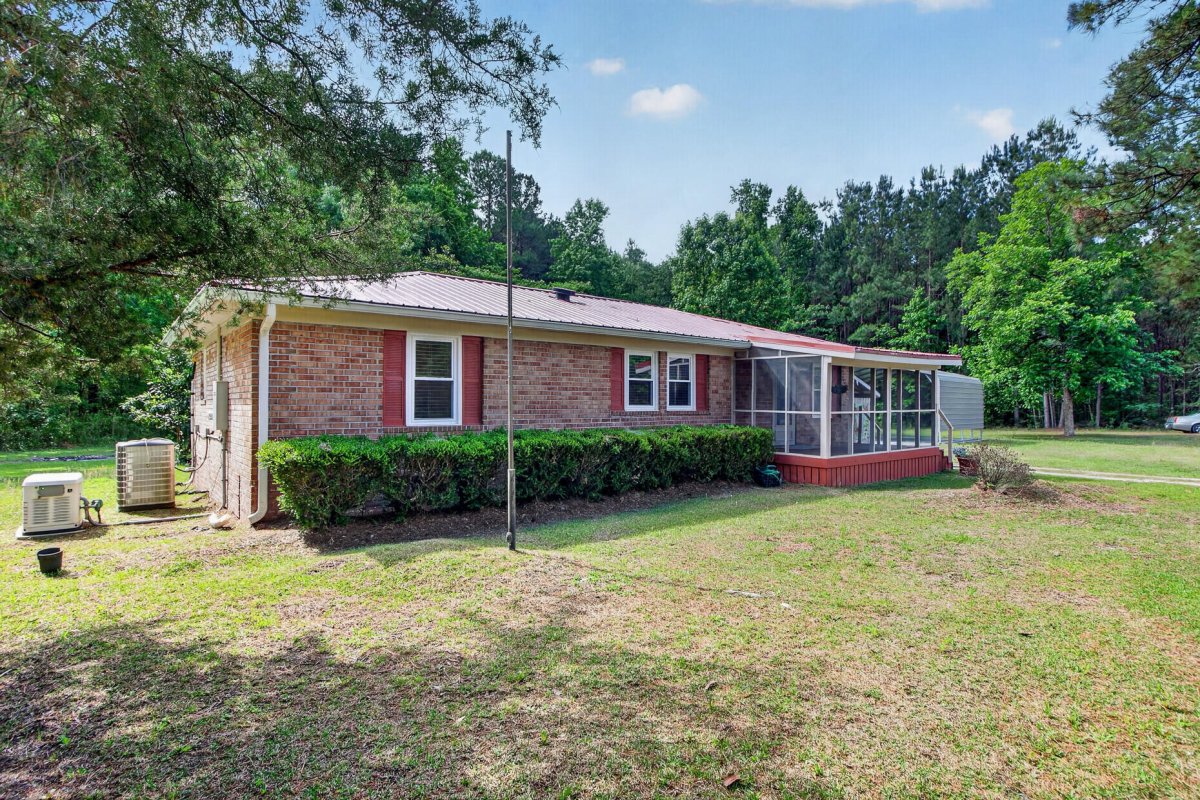1105 County Line Road