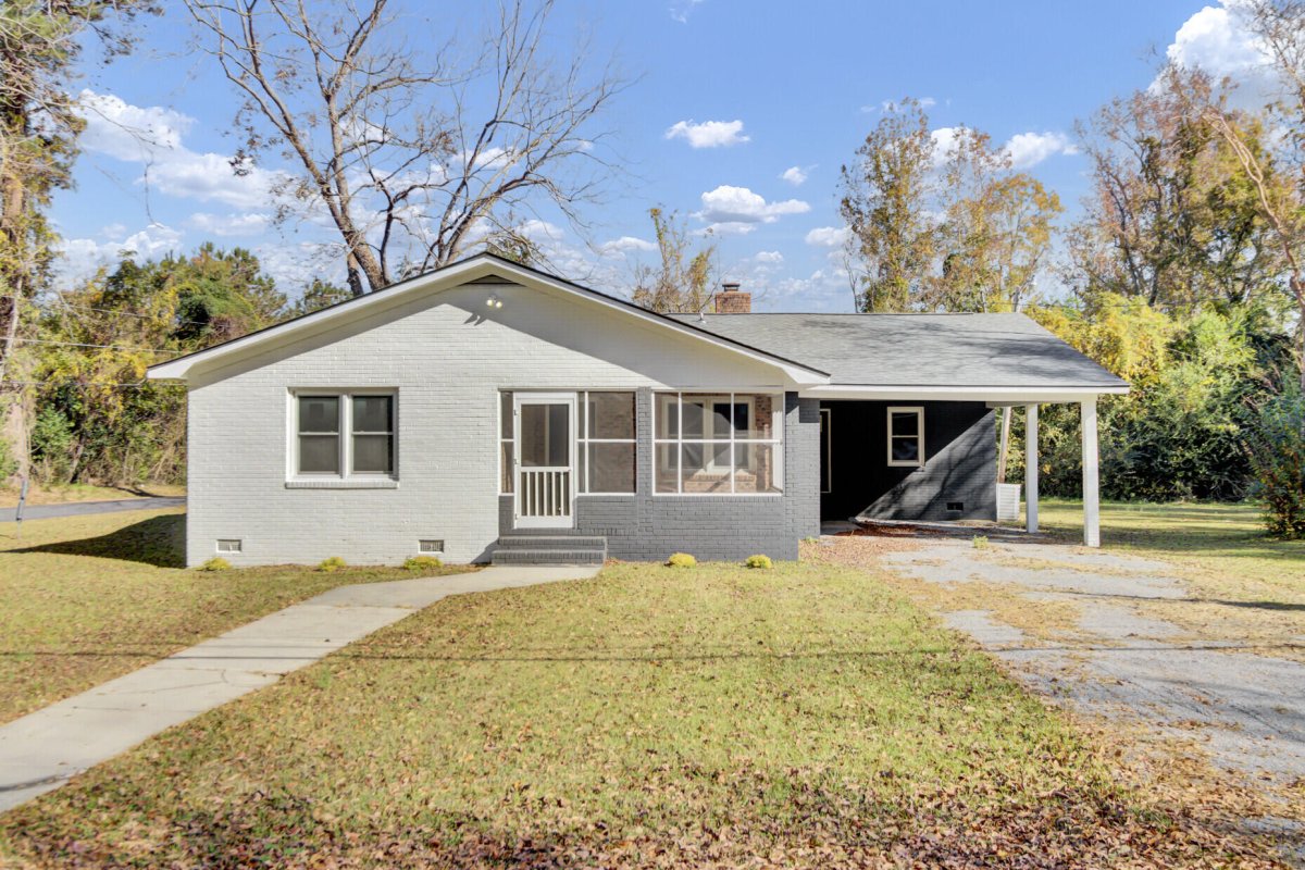 200 Roosevelt Drive