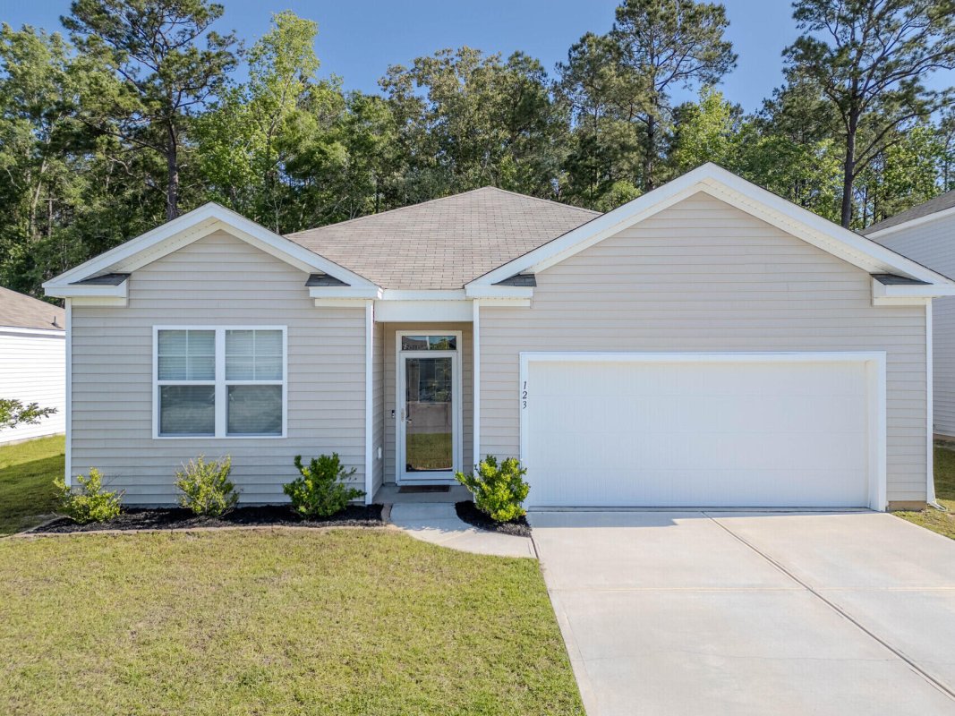 123 Lagoona Drive