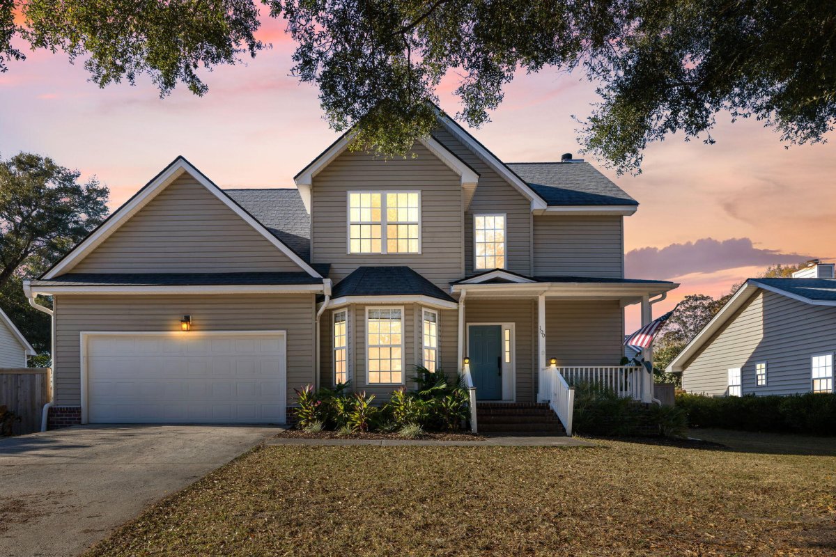 100 Oyster Point Row