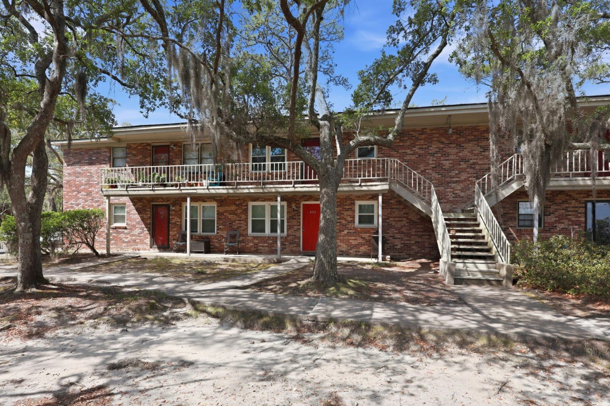 404 Saint Charles Court