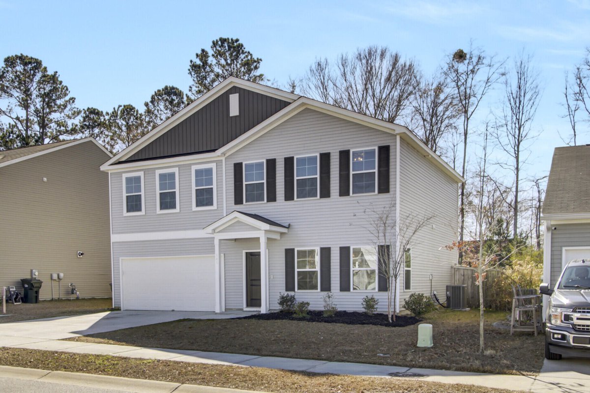 145 Clydesdale Circle
