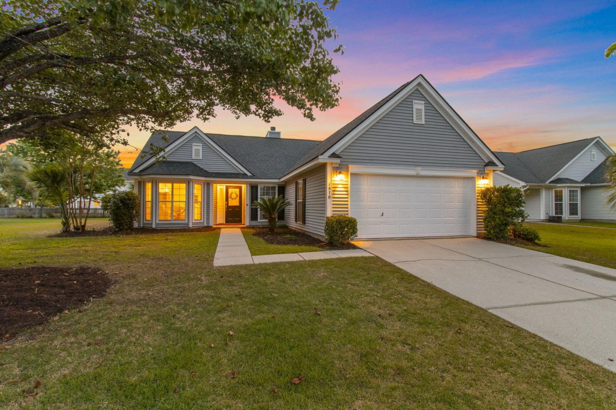 1570 Sweet Myrtle Circle
