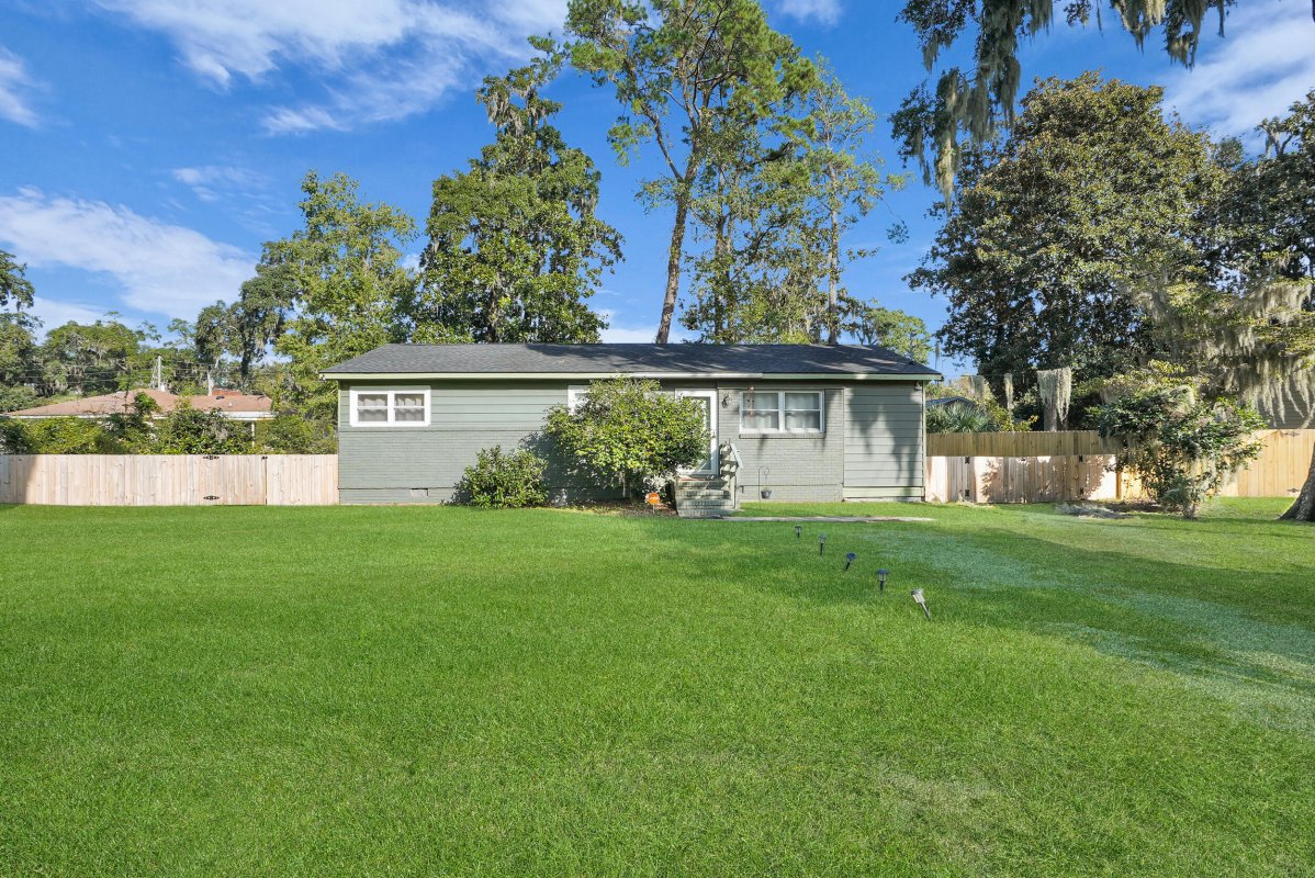 1109 Old Trail Road
