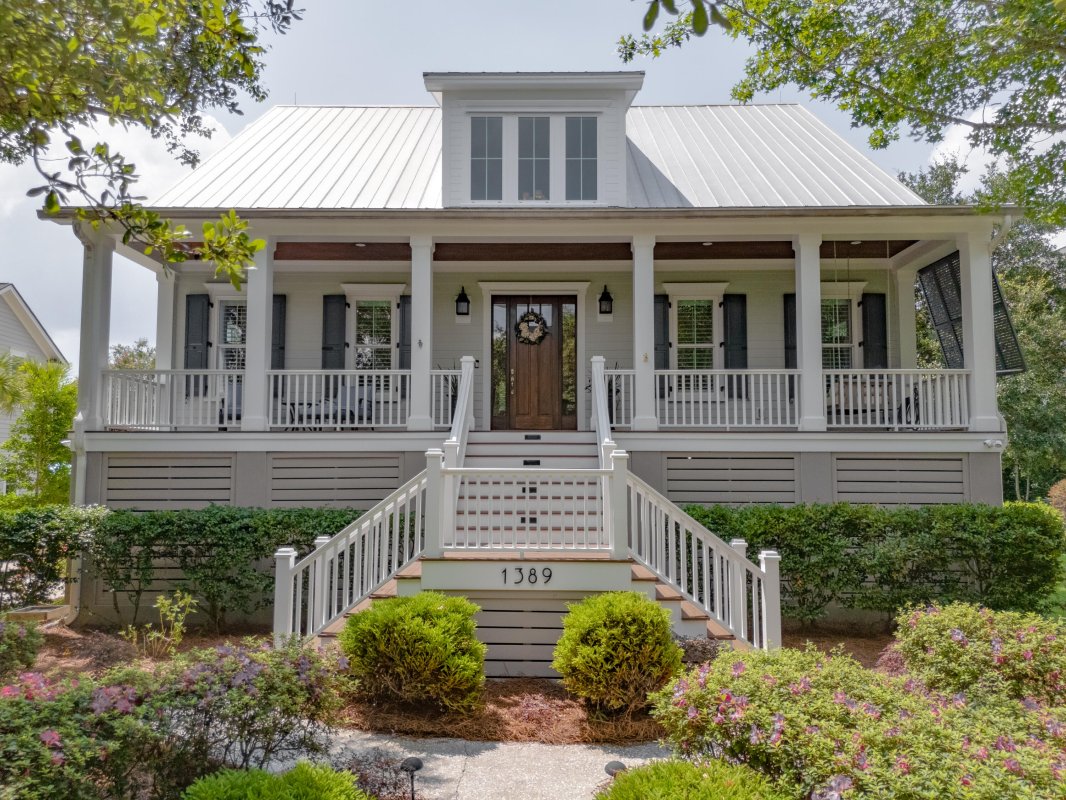 1389 Smythe Street