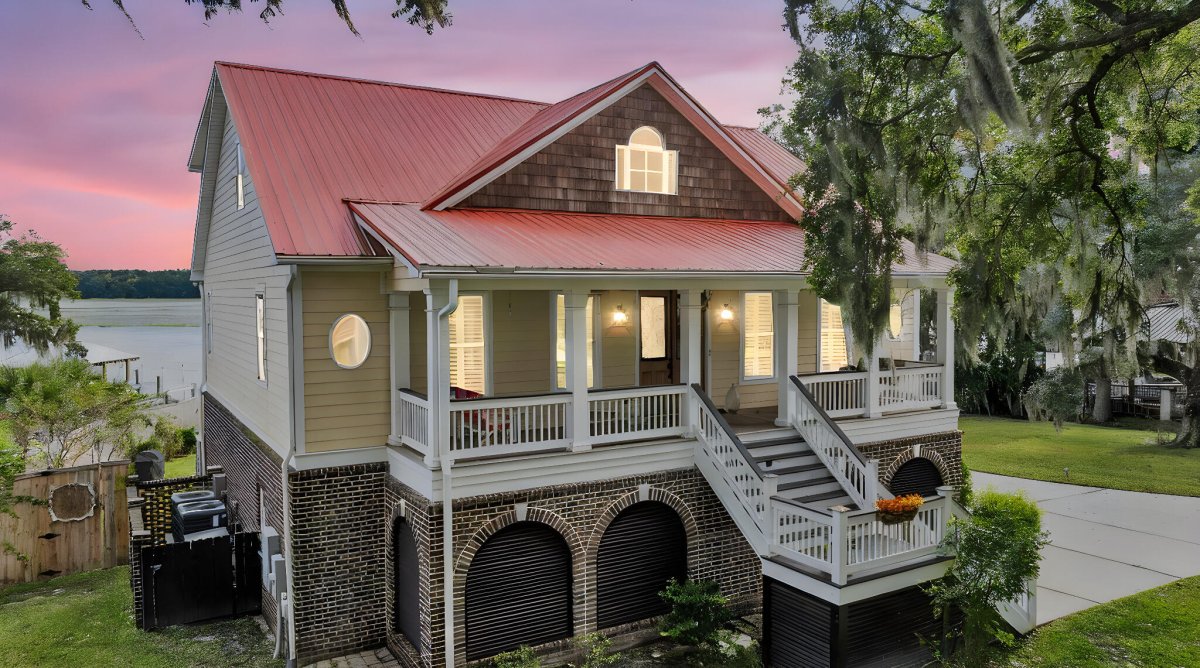 1811 Teal Road