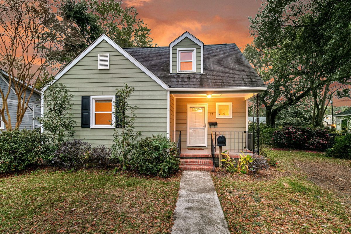 17 Riverdale Drive
