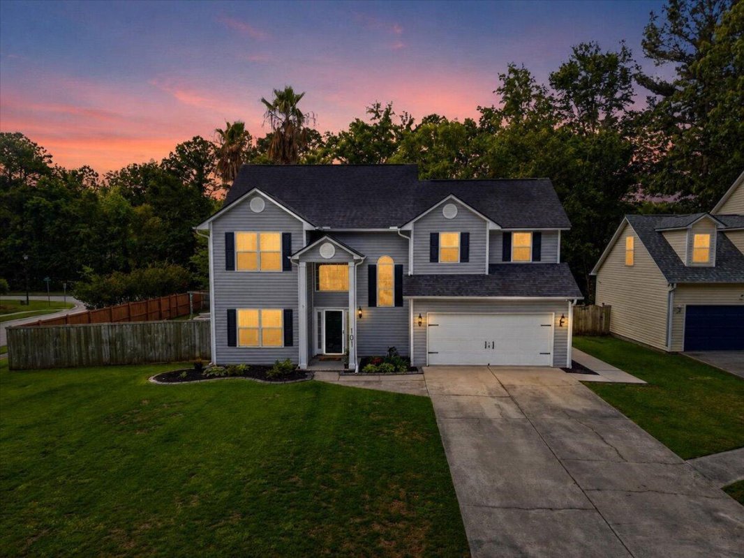 101 Chatfield Circle