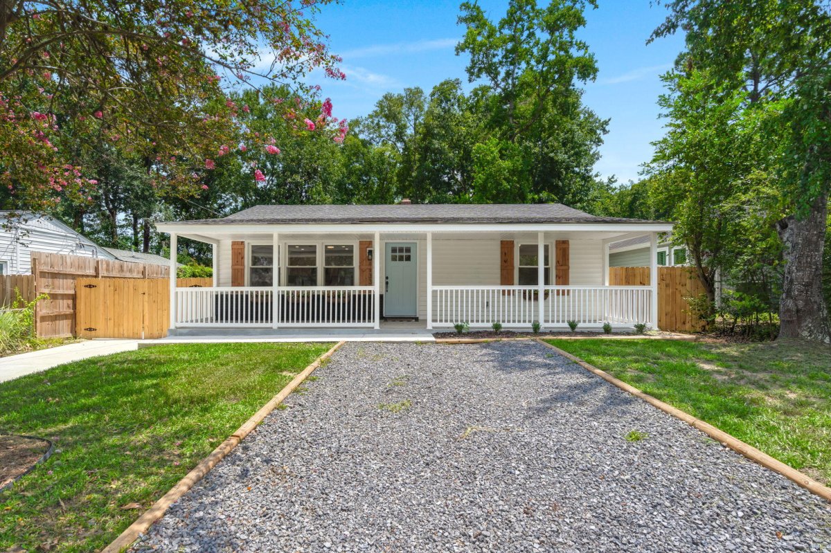 1133 Mount Batten Drive