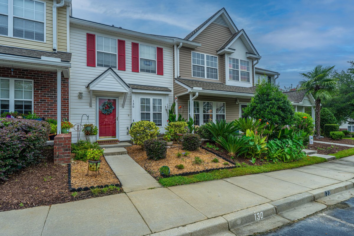 130 Hornby Circle