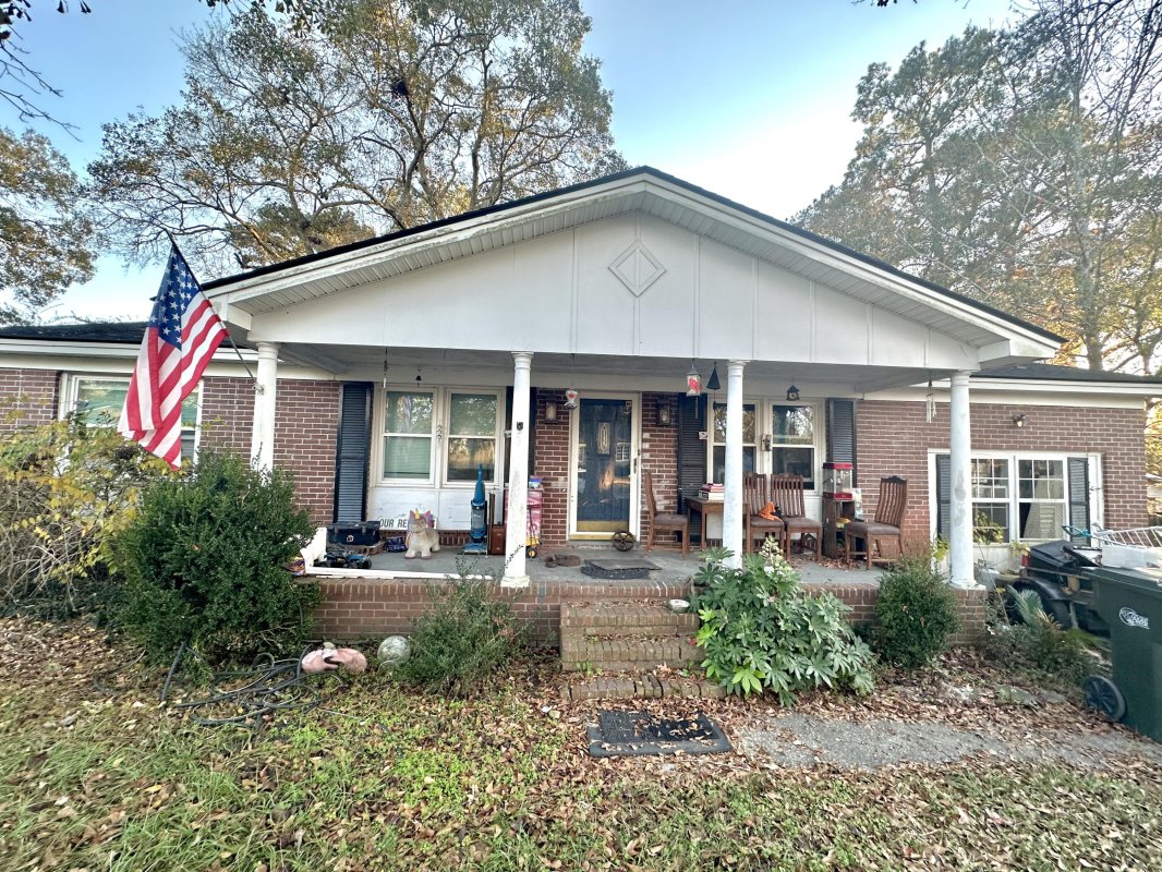 123 Benton Street