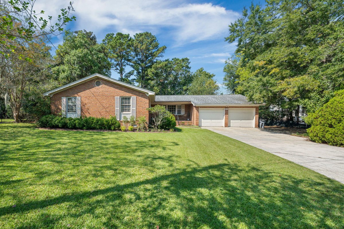 5325 Helene Drive