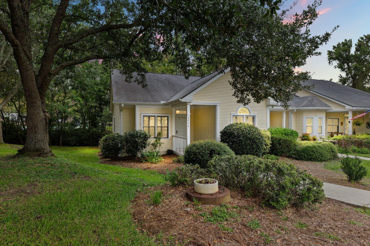 2472 Deer Ridge Lane E1